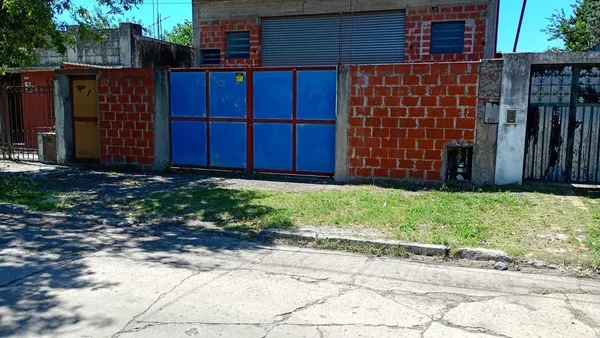 Local Comercial en Francisco Beiró 2600