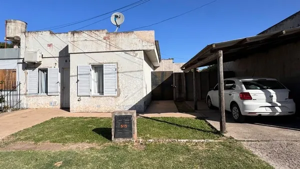 Casa en Esteban de Luca 500
