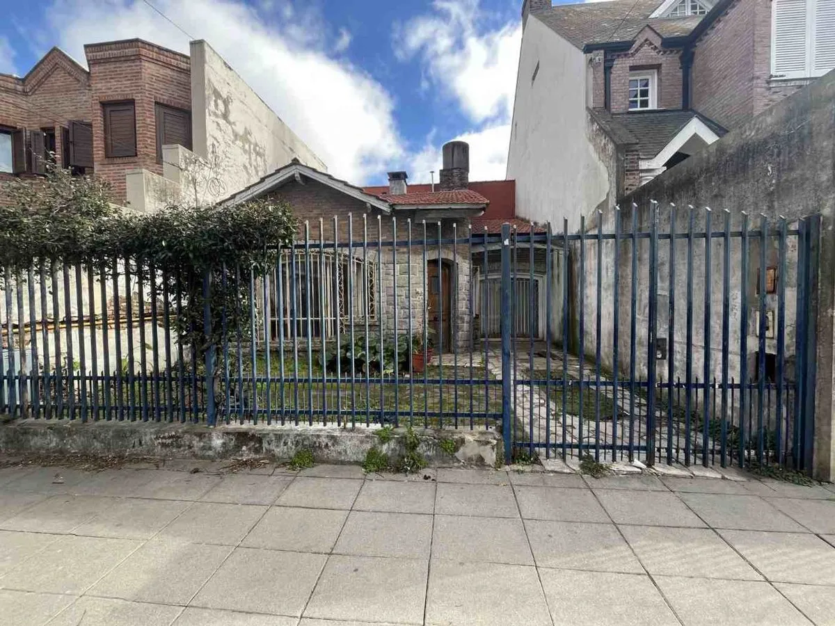 Casa en José Luis Cantilo 4300