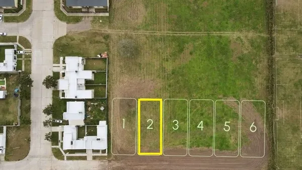 Lote en Intendente Muriel 700