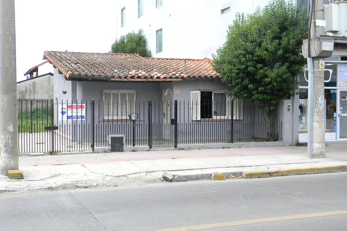 Casa en Ingeniero Huergo 3500