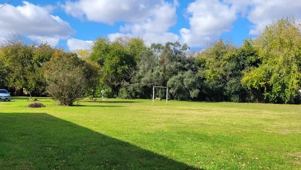 Campo en Francisco Lauría S/N