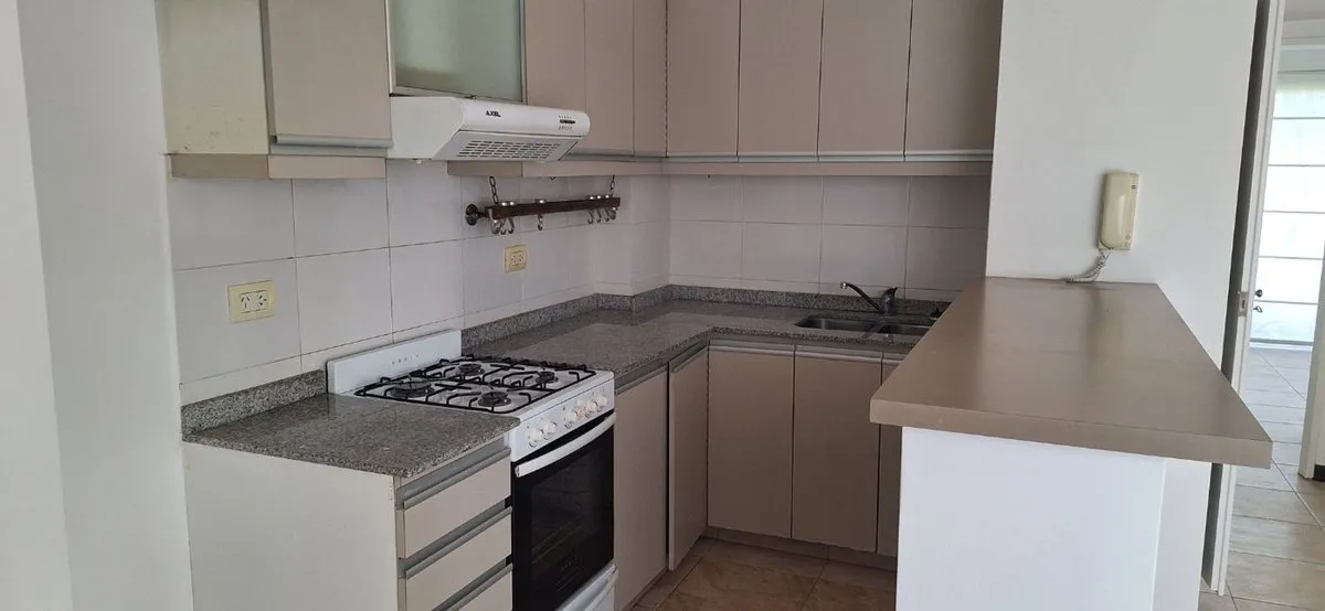 Departamento en Avenida Presidente Perón 1800