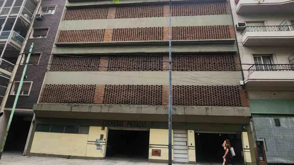 Cochera en Avenida Juan Bautista Alberdi 2300
