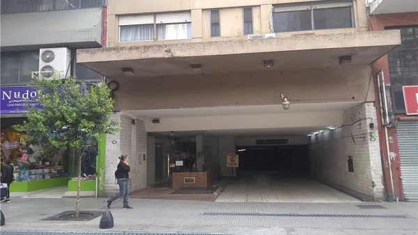 Cochera en Valentin Gomez 2700