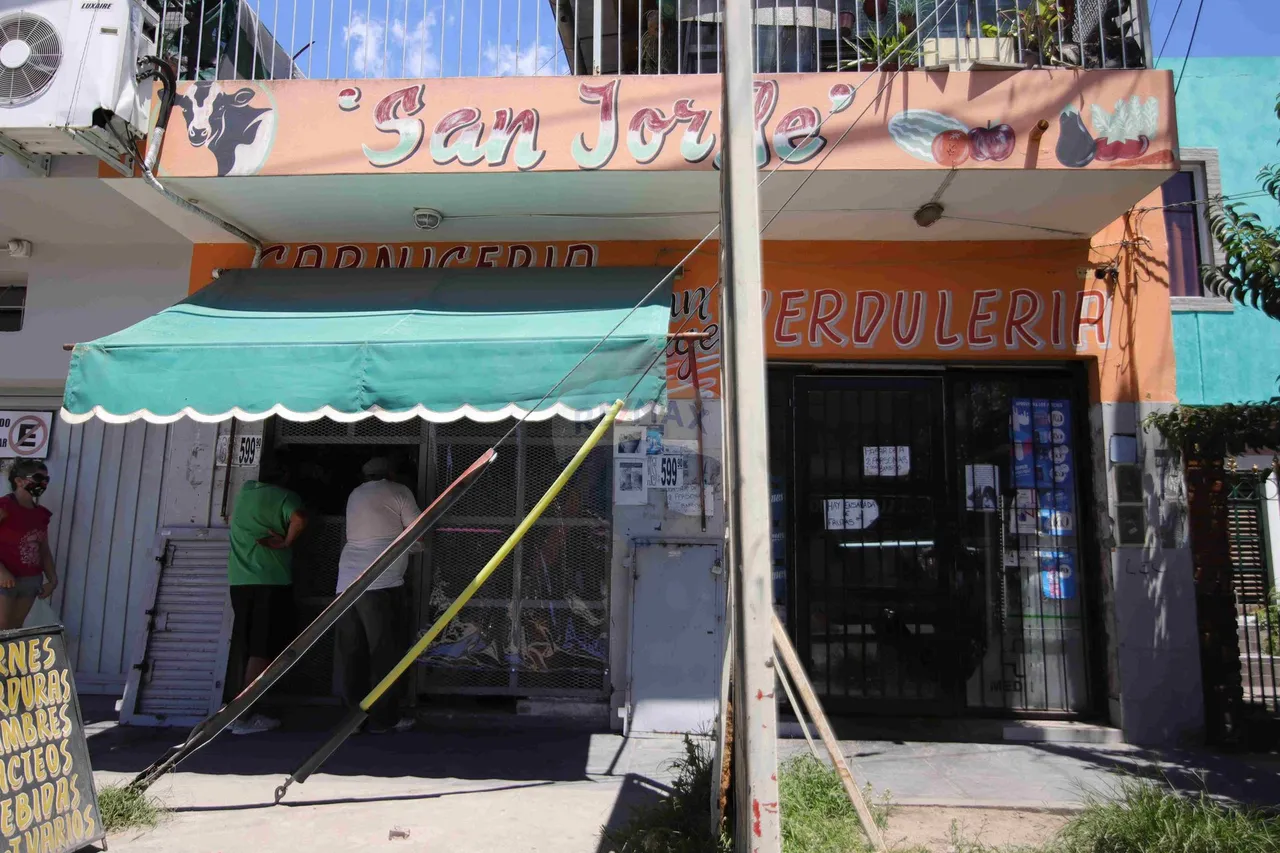 Local Comercial en Calle 891 2700