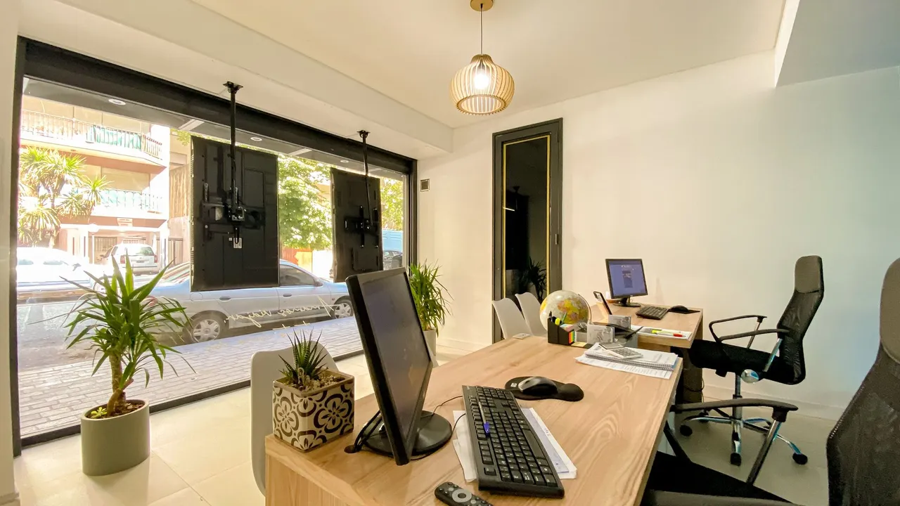 Local Comercial en Corrientes 2400