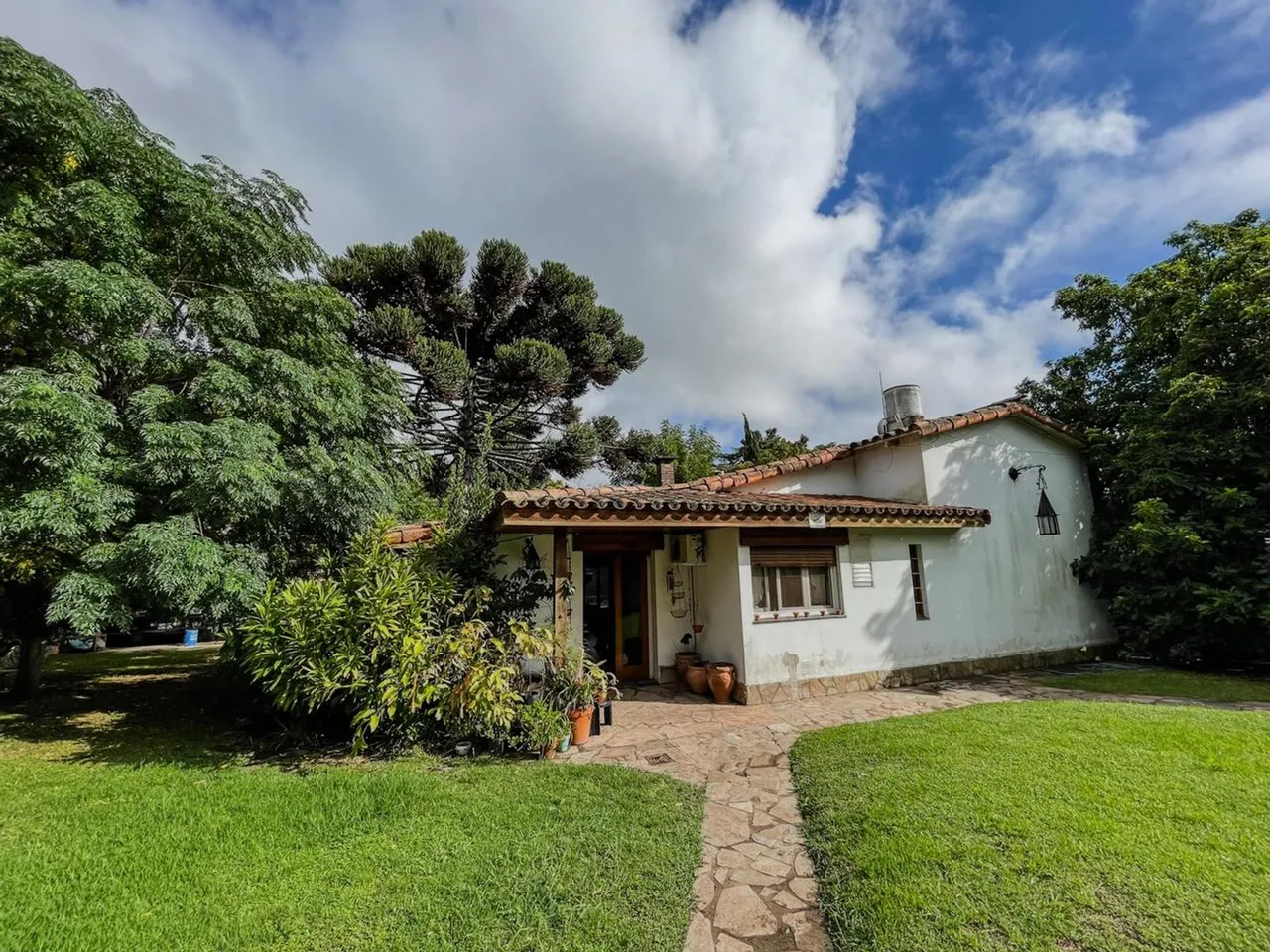 Casa en 472 Entre 13a y 13b 100