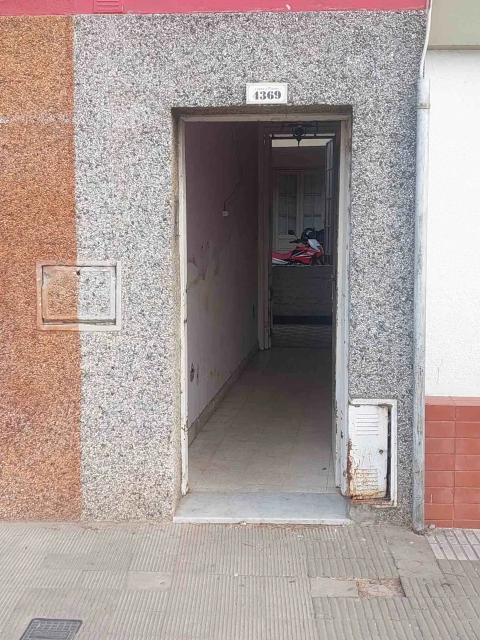 Casa en Avenida López y Planes 4300