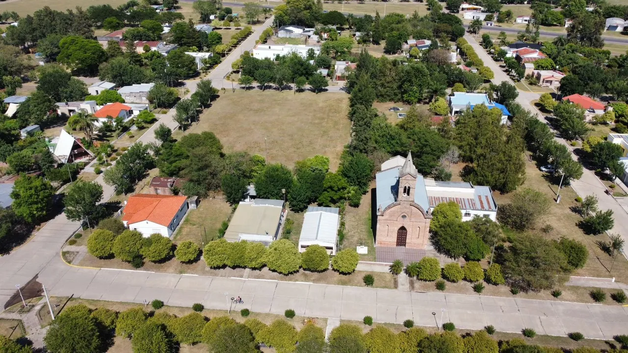 Lote en Manuel Obligado 300