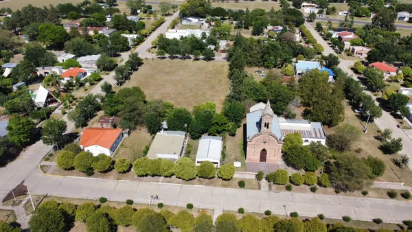 Lote en Manuel Obligado 300