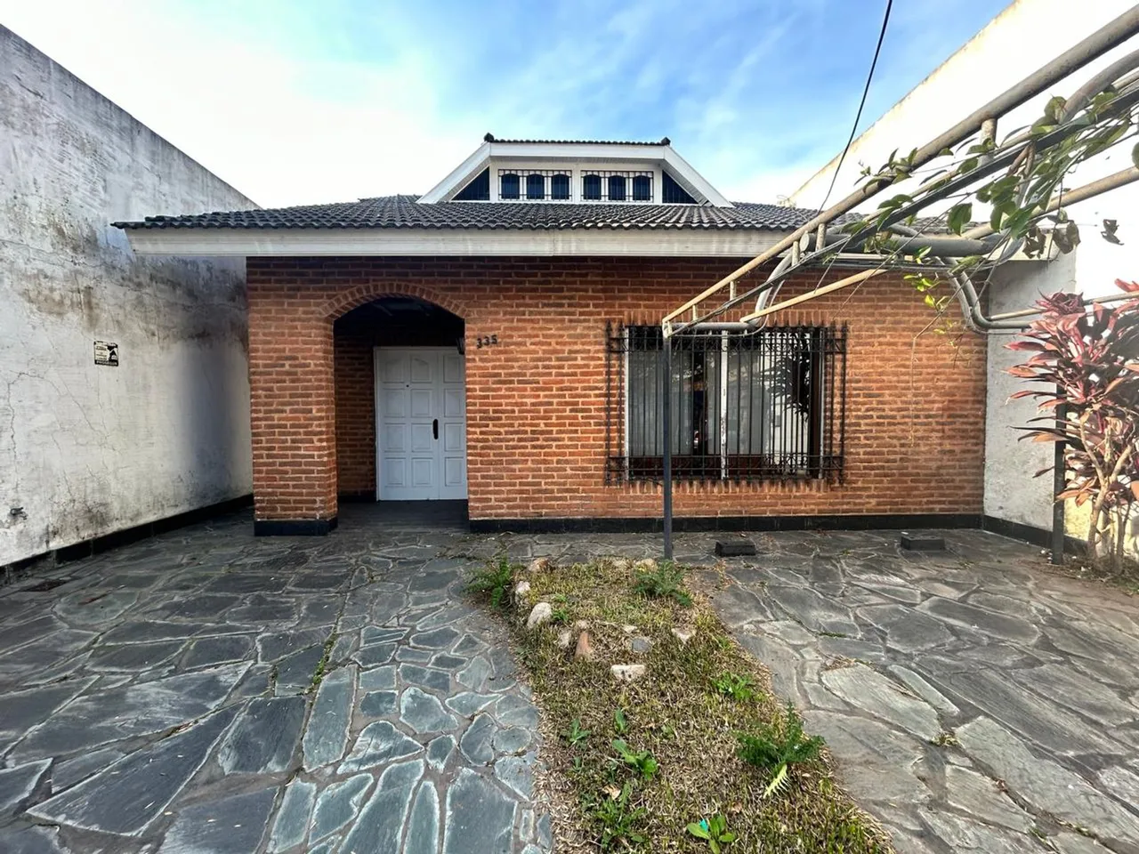 Casa en José Hernández 300