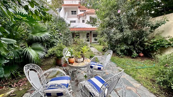 Casa en Luzuriaga 1700