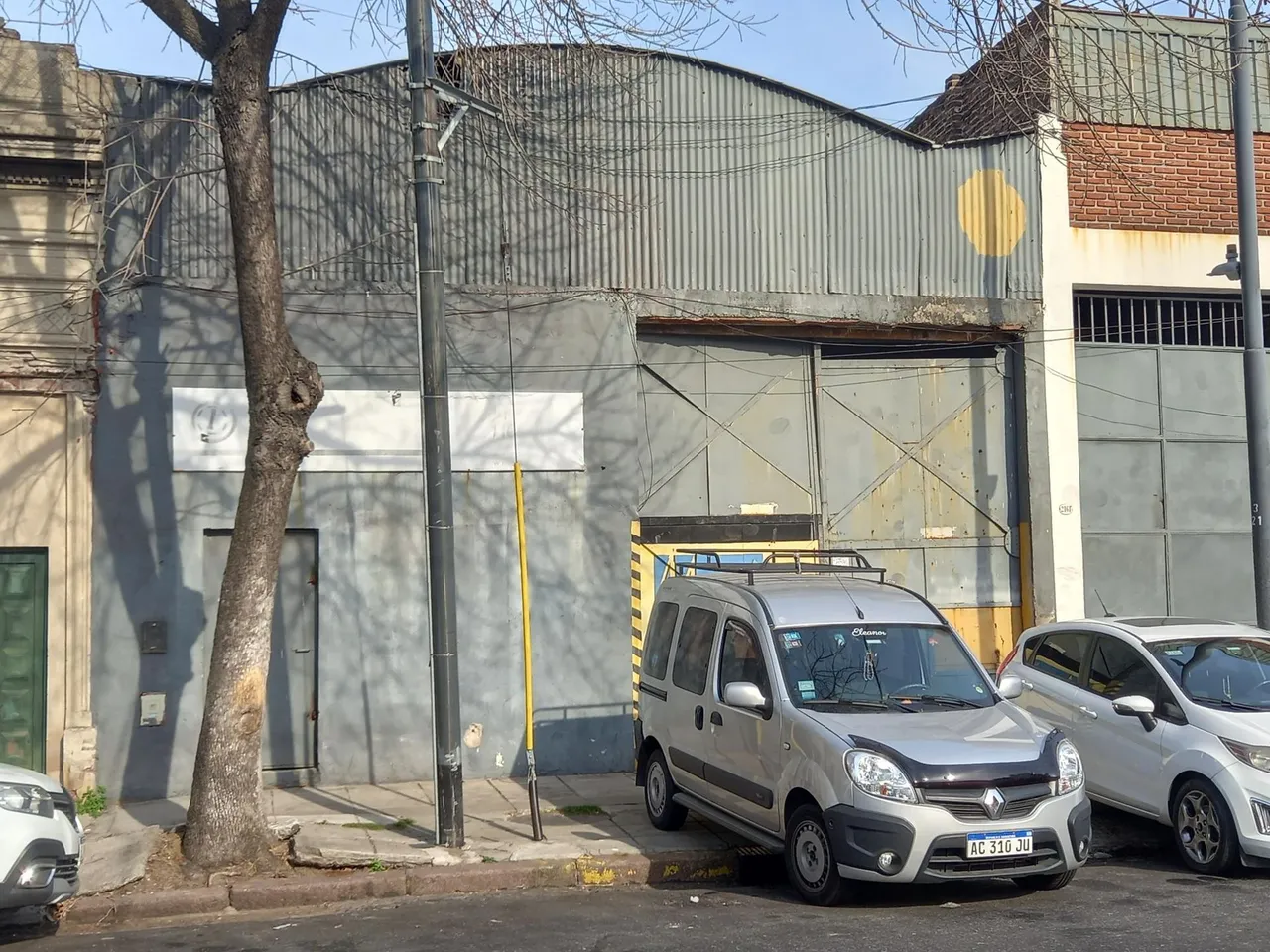 Industria en Avenida Montes de Oca 2100
