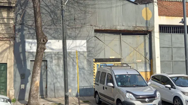 Industria en Avenida Montes de Oca 2100