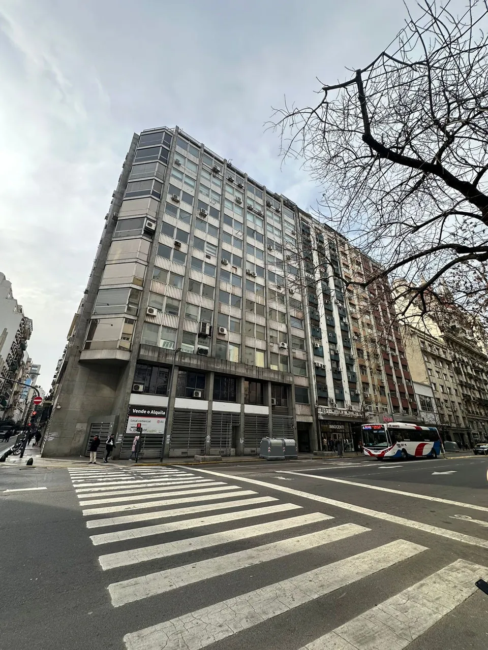 Oficina en Avenida Córdoba 800