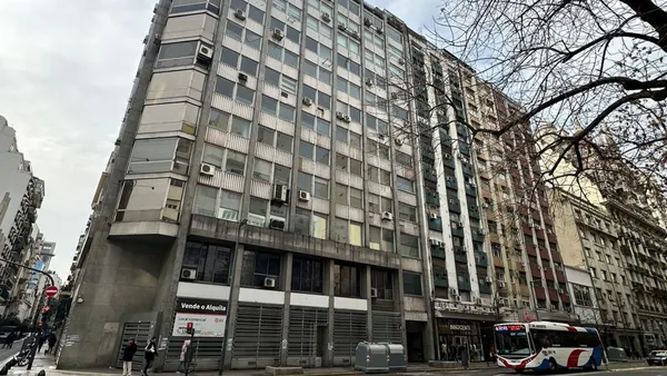 Oficina en Avenida Córdoba 800