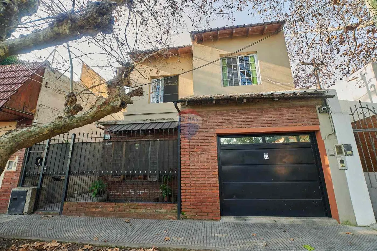 Casa en Avenida Hipólito Yrigoyen 1400