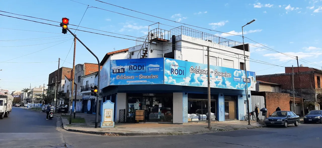 Local Comercial en Laureana Ferrari 0