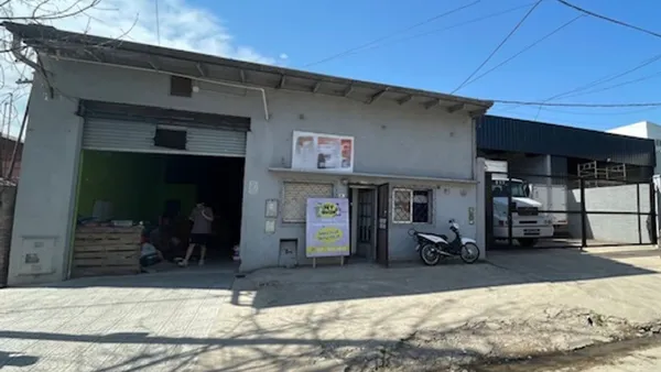 Industria en 21 E/ 526 y 527 600
