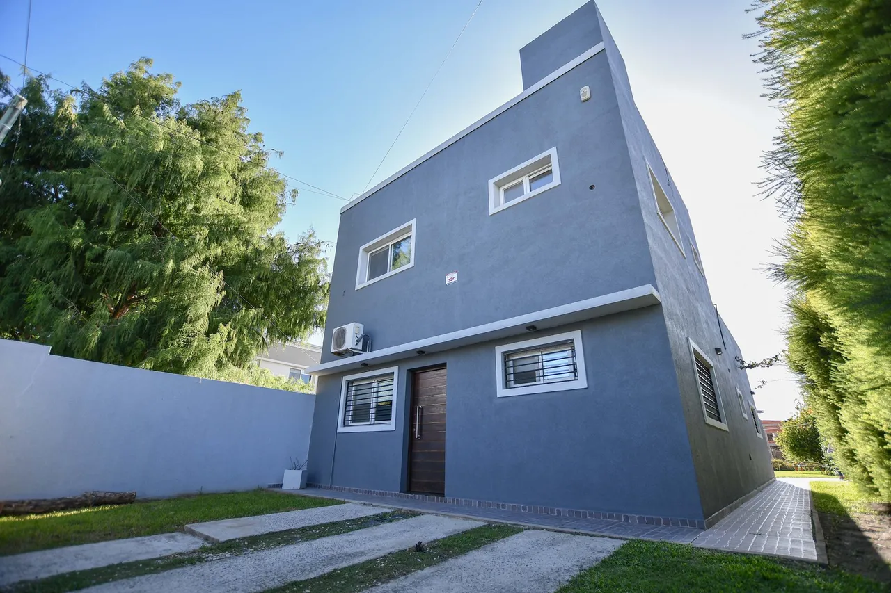 Casa en 499 E/ 6 y 7 1100