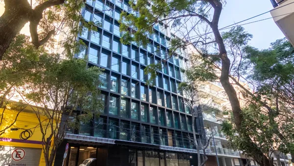 Oficina en Virrey Arredondo 2400