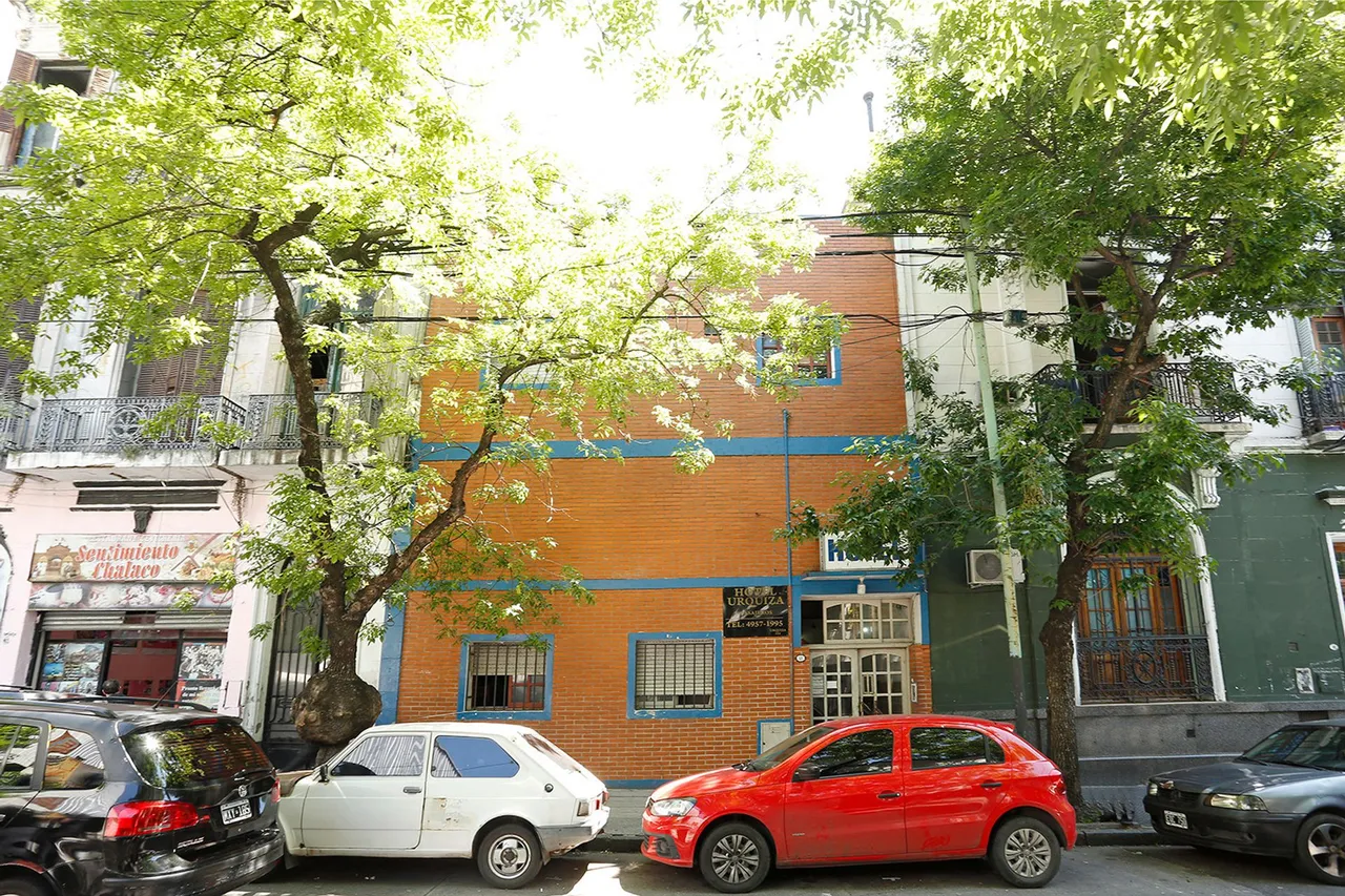 Edificio en General Urquiza 100