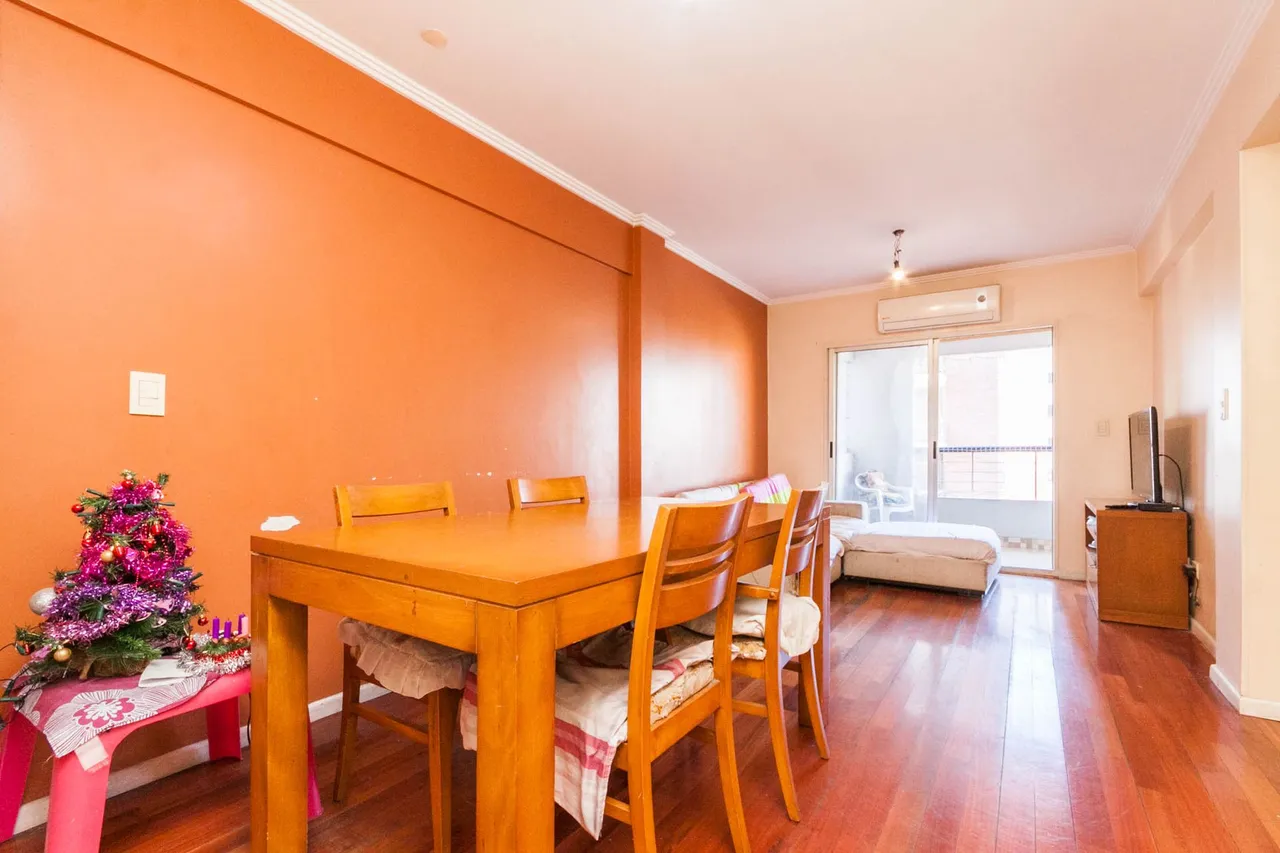 Departamento en Carlos Gardel 100