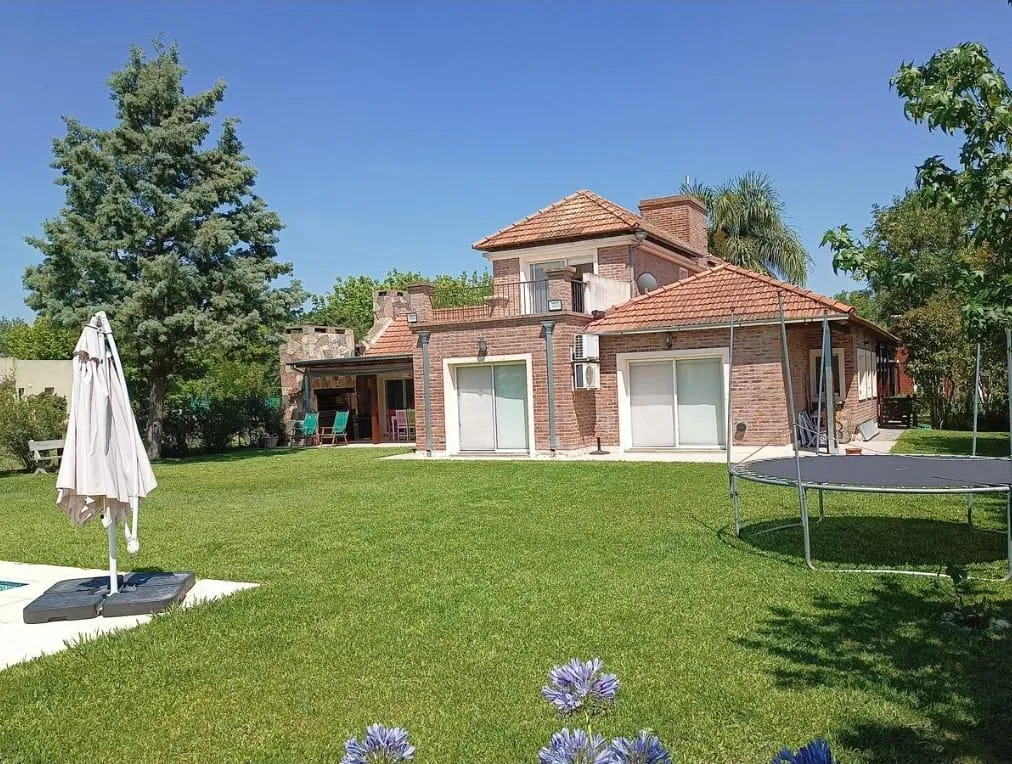 Casa en Barrio Cardales Village