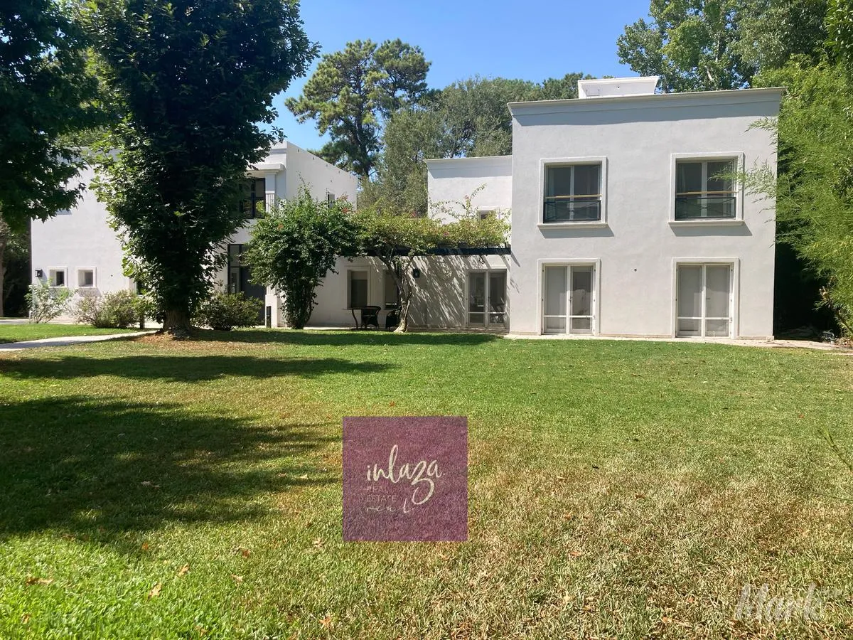 Casa en Los Cardales Country Club al 200