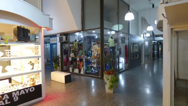 Local Comercial en 48 e/ 7 y 8 Galeria Central - Local 31