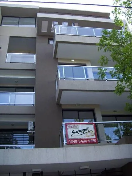 Departamento en Pichincha al 1300
