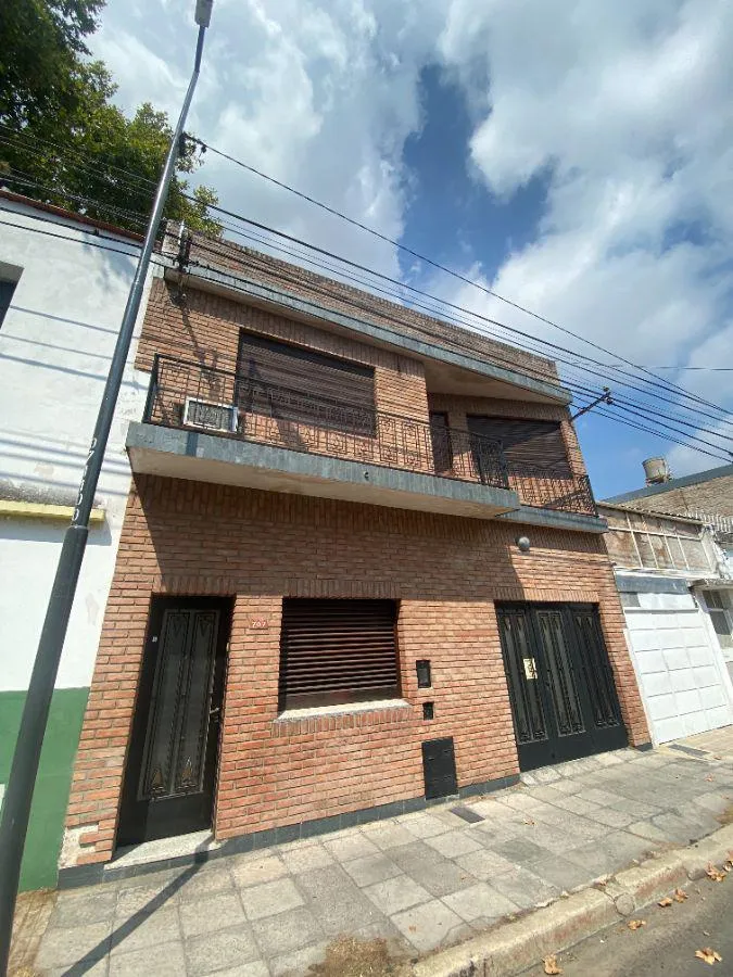 Casa en Buenos Aires al 5000