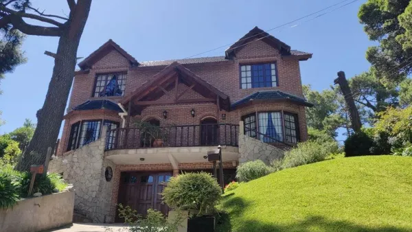 Casa en 5 e/ Paseo 108 y Paseo 109