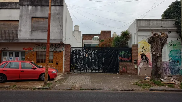 Local Comercial en 8 e/ 61 y 62 n 1418