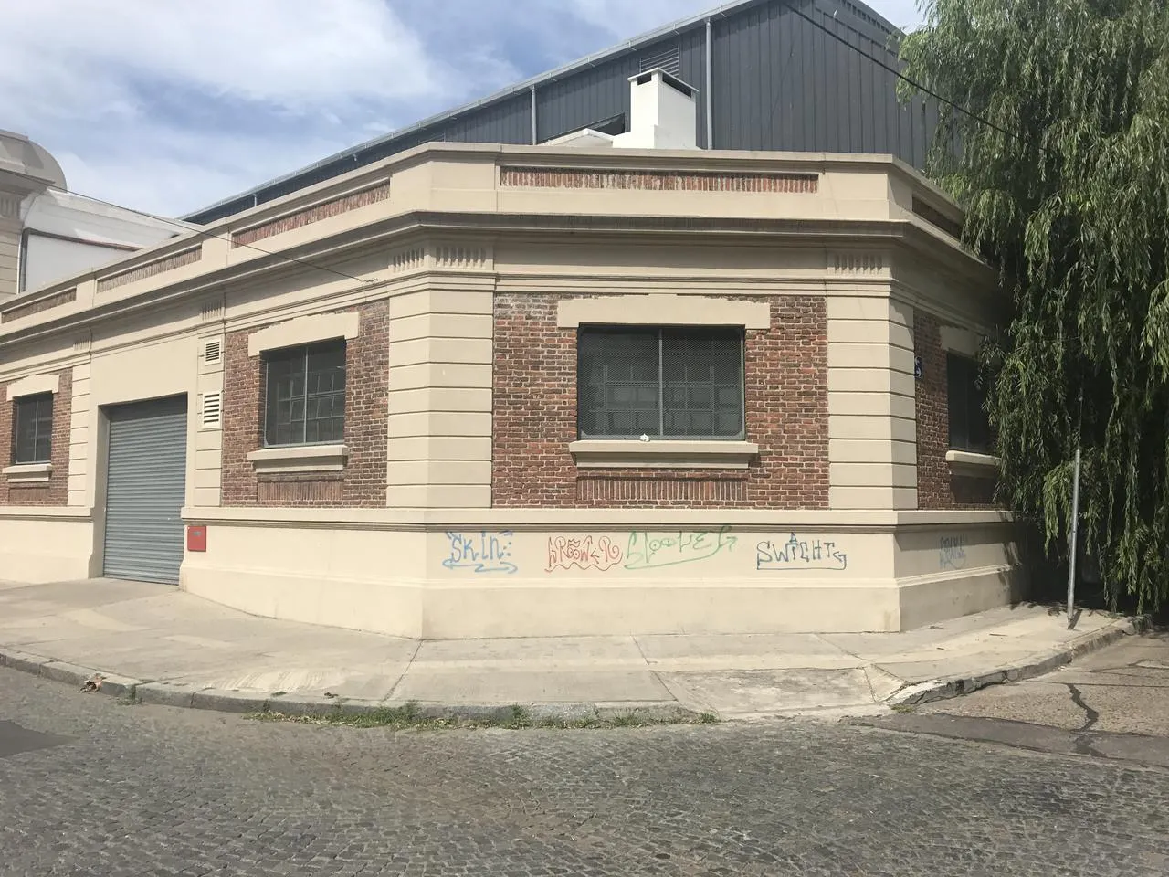 Oficina en El Refran al 3200