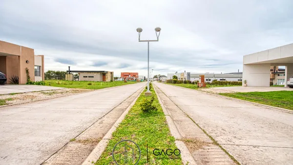 Terreno en Autovia 2 km al 300
