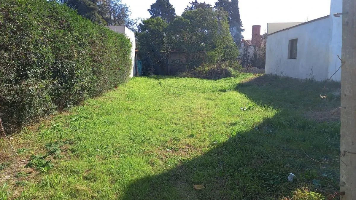 Terreno en 442 e/ Camino Gral Belgrano y 23
