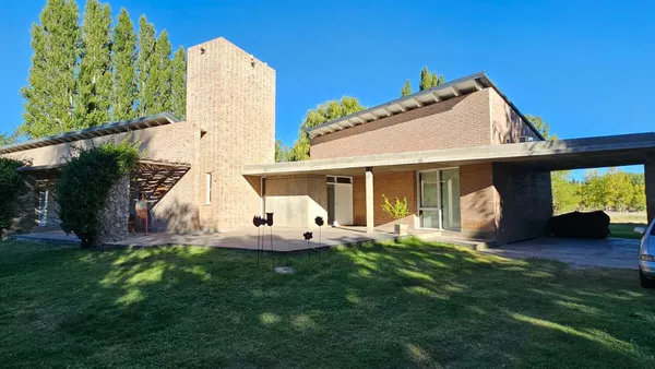 Casa en Las Bandurrias al 2600