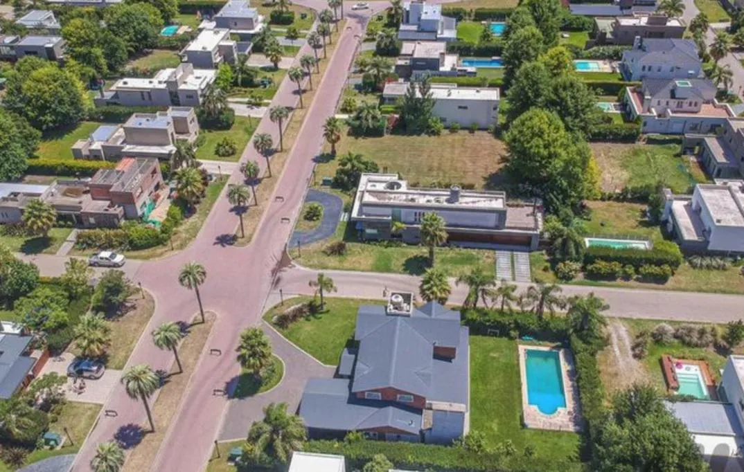 Terreno en Avenida Fuerza Aerea al 3102