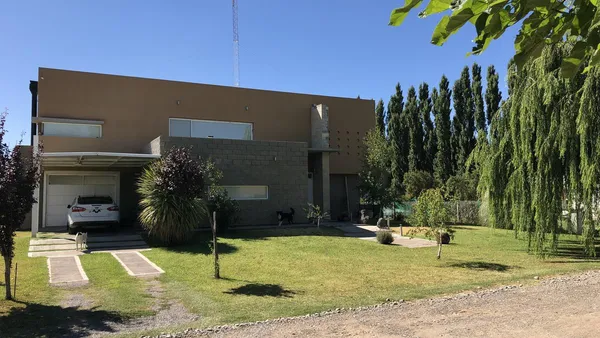 Casa en Plottier Barrio cerrado Laguna Blanca