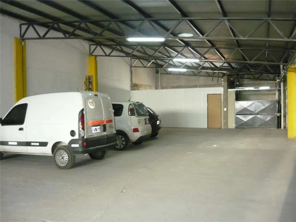 Cochera en Av. Alberdi 978