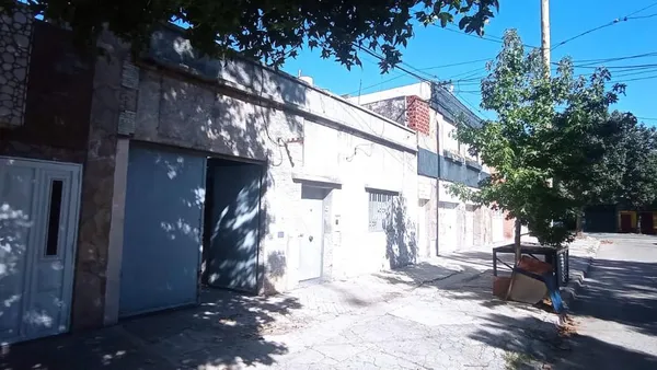 Galpon en Pasaje Calzada 75 (Necochea al 3000)
