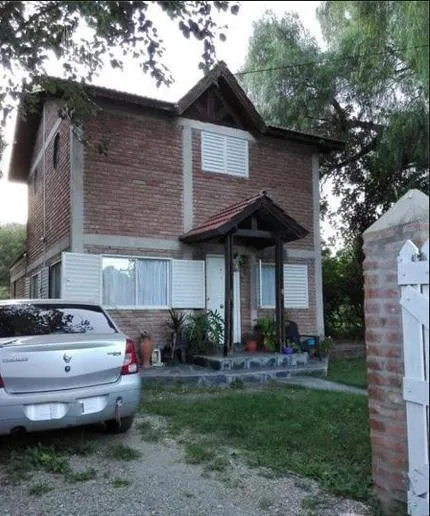 Casa en Las Calandrias al 200