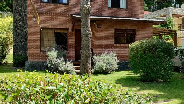 Casa en el lucero al 900