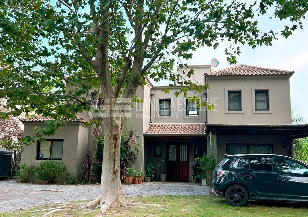 Casa en Ayres de Pilar