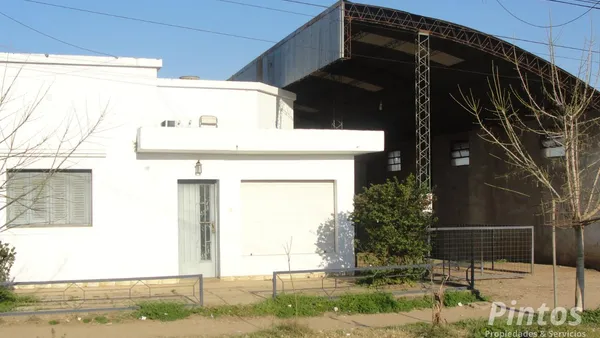 Galpon en Mitre (e/ Belgrano y Estrada)
