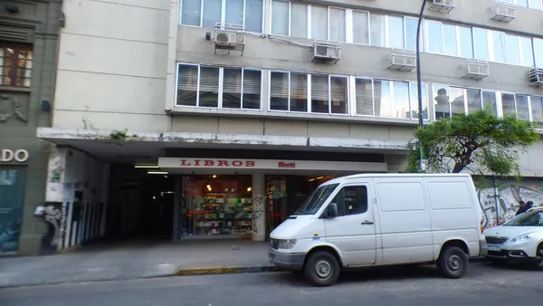 Cochera en 48 e/ 5 y 6 n 535 -Cochera-