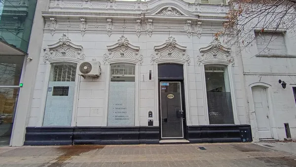 Local Comercial en 44 e/ 11 y 12 n 839