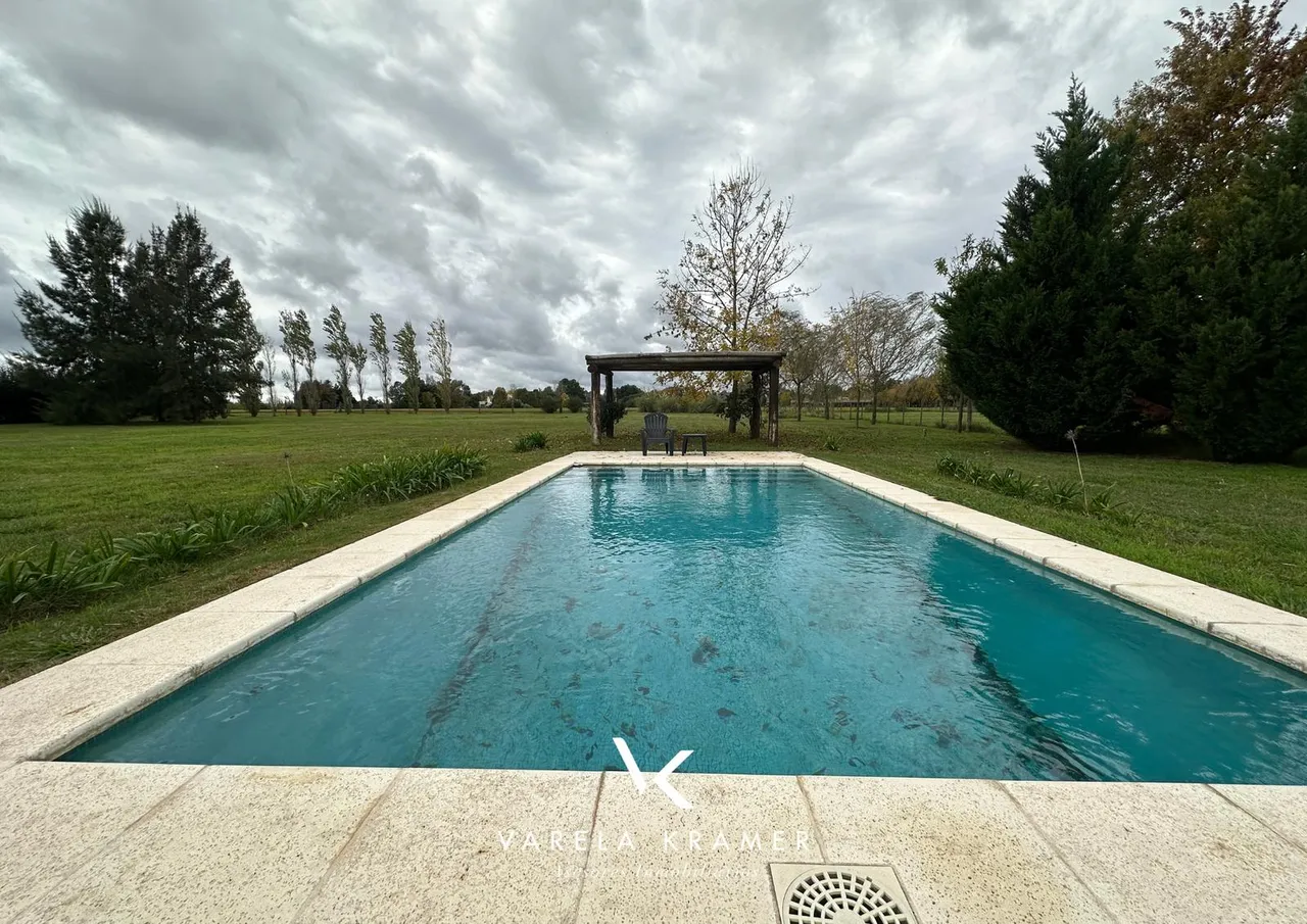 Casa en Ruta 6 km al 100 - Lujan